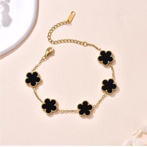 Clover Lucky Bracelet 8 inches Gold Tone